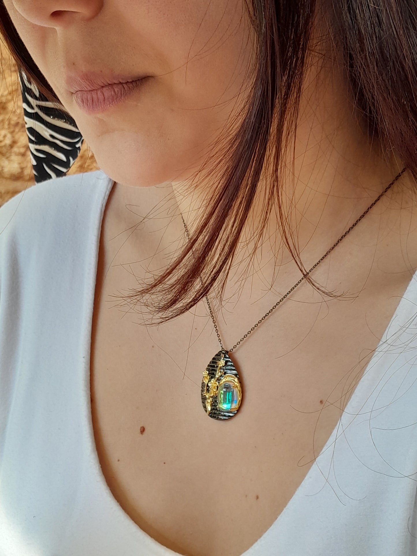 Collar en Tungsteto y piedra luna