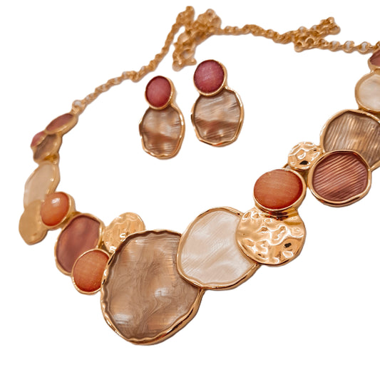 Conjunto ANUKET Collar y Aros
