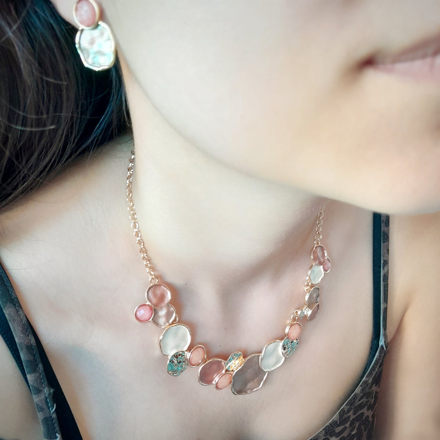 Conjunto ANUKET Collar y Aros