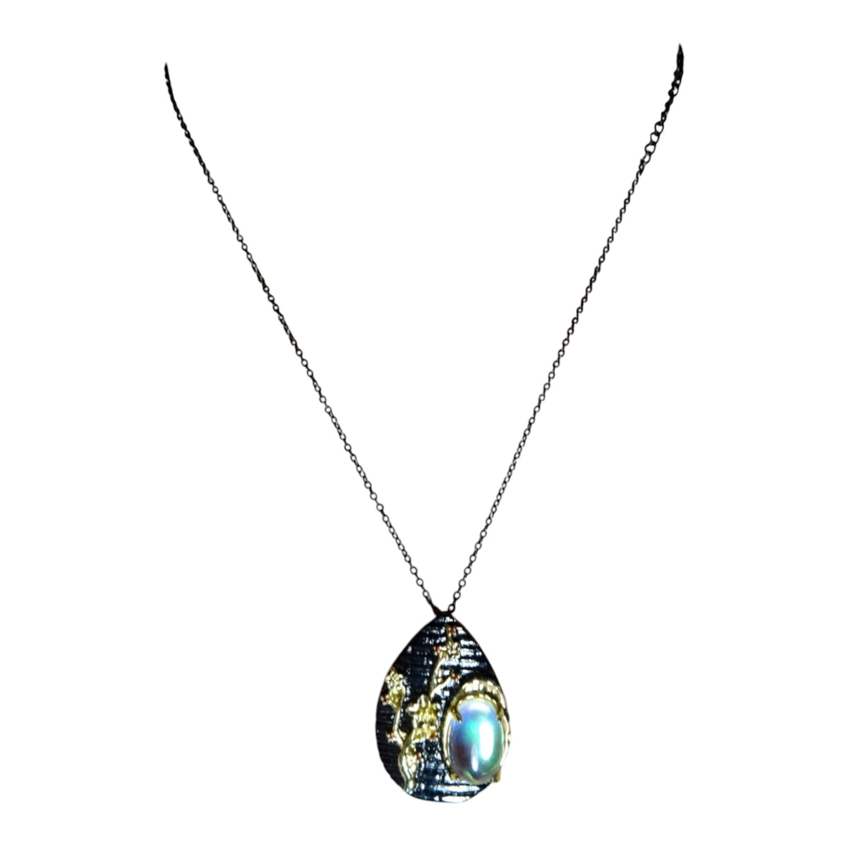 Collar en Tungsteto y piedra luna