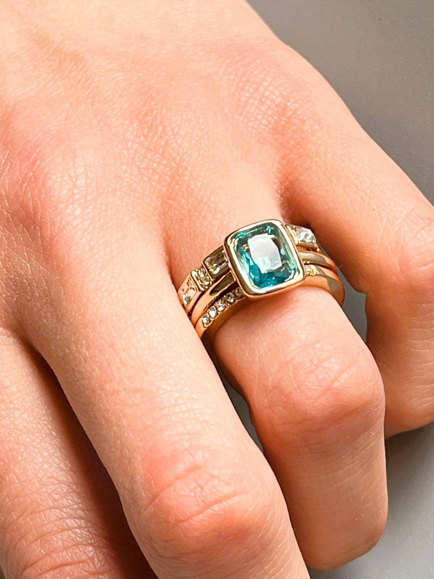 Anillo Ecos de Tres